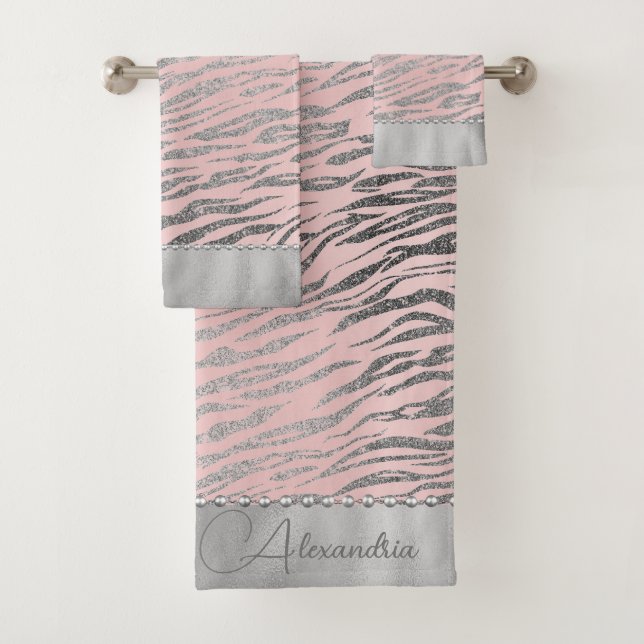 Glittery Silver Zebra Print on Pink Personalisiert Badhandtuch Set (Insitu)