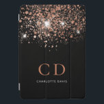 Glitzer-Monogramm-Name der schwarzen Rose iPad Pro Cover<br><div class="desc">Ein schicker schwarzer Hintergrund mit goldenem Rose-Glitzer fällt. Personalisieren Sie Ihre Monogramm-Initialen und Ihren Namen und fügen Sie sie hinzu. Rose von goldfarbenem und weißem Text.</div>