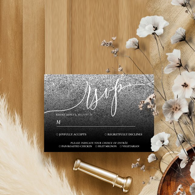 Glitzer Silver Modern Wedding Calligraphy RSVP Karte (Von Creator hochgeladen)
