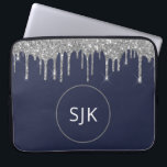 Glitzer Tropfen Navy Blue Silver Girl Mit Monogram Laptopschutzhülle<br><div class="desc">Luxuriöse Silver und Navy Blue Imitats Glitzer und Sparkle Elegant Mit Monogramm Initials Case. Dieser Fall kann so angepasst werden,  dass er Ihren Anfangs- und Vornamen enthält.</div>