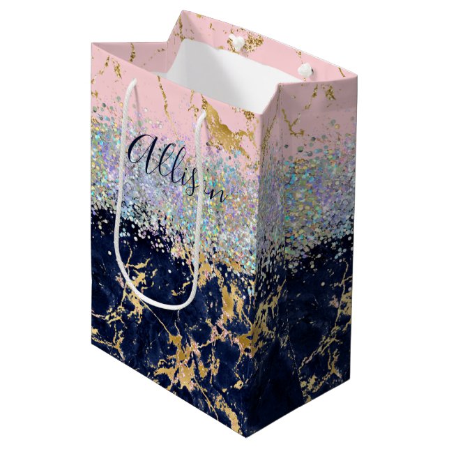 Glitzer und Marmor personalisiert Mittlere Geschenktüte (Vorderseite Schrägansicht)
