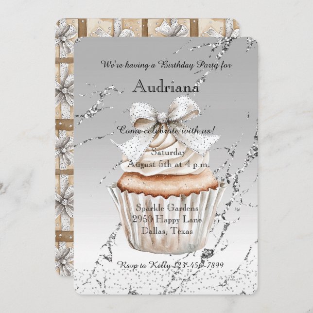 Glitzy Silver White Cupcake Bow Birthday Einladung (Vorne/Hinten)