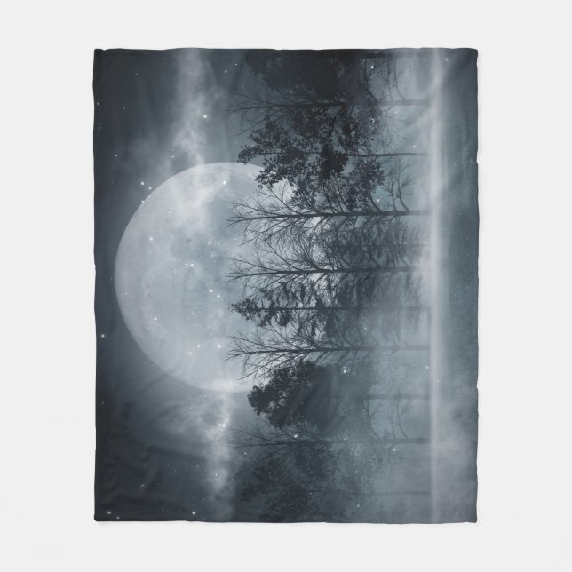 Gloomy Dark Forest: Moonlit Scene Fleecedecke (Vorderseite)