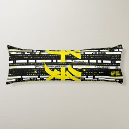 Glossy Pink Donut with Dark Sprinkles Seitenschläferkissen