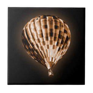 Glowy Golden Hot Air Ballon auf Schwarz Fliese