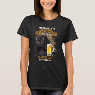 Glück ist ein alter Mann mit einem Bier und einem T-Shirt