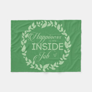 Glück ist ein grüner Kranz im Inneren eines Arbeit Fleecedecke