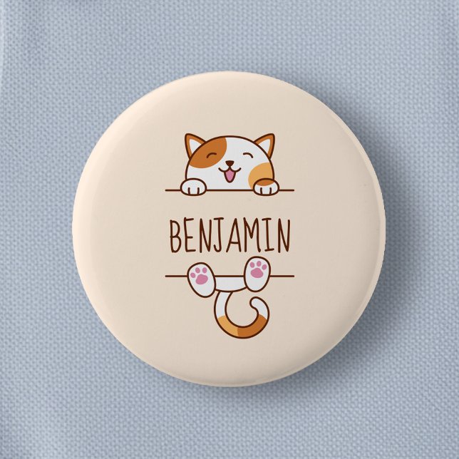 Glückliche dreifarbige Katze schaut hinter individ Button (Von Creator hochgeladen)