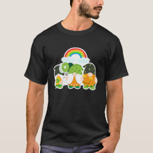 Glückliche Gnome, die Kleeblatt-Hufeisen Rai halte T-Shirt