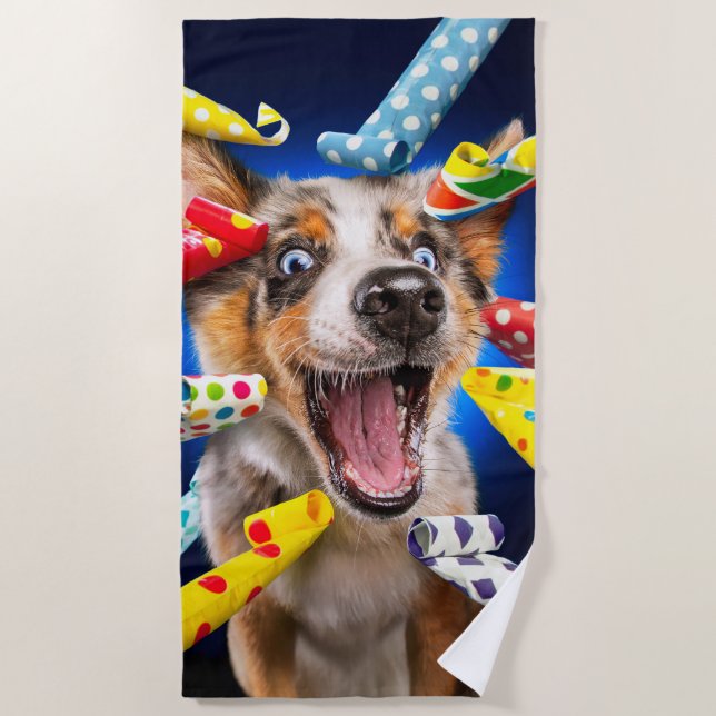 Glückliche Hundeparty-Tröten Strandtuch (Vorderseite)