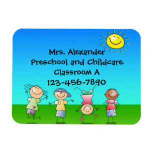 Glückliche Kinder spielen in der Sonne, Kinder dra Magnet