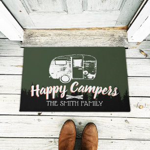 Glückliche Lagerbewohner-Campings-Anhänger-u. Fußmatte