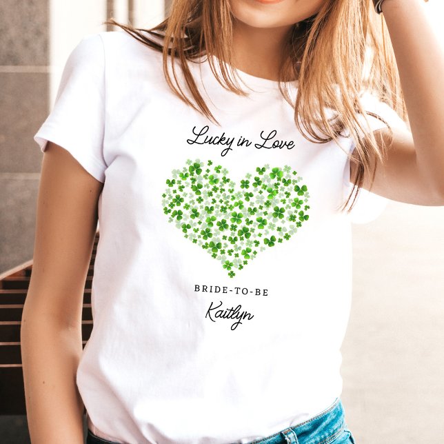 Glückliche Liebe St. Patrick's Day Brautparty T-Shirt (Von Creator hochgeladen)