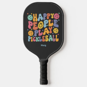 Glückliche Menschen spielen Pickleball-Spieler Pickleball Schläger
