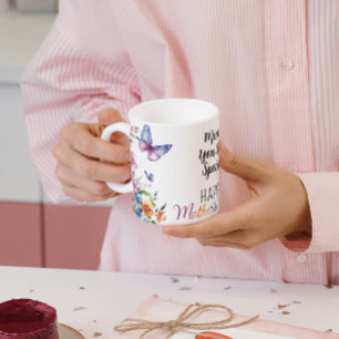 Glückliche Mutter-Tag-Wildblumen Schmetterlinge Kaffeetasse