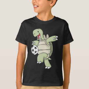 Glückliche Schildkröte, die Fußball spielt T-Shirt