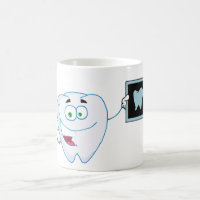 Glückliche weiße Zahn-Tasse