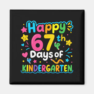Glücklicher 67. Tag im Kindergarten-Meme 67 Kinder Magnet