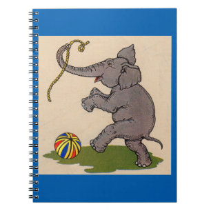 glücklicher Elefant, der mit Seil und Ball spielt Notizblock