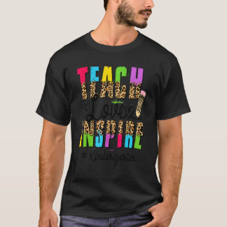 Glücklicher erster Tag im Kindergarten Lehrer Boho T-Shirt