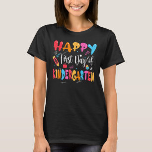 Glücklicher erster Tag Kindergartenlehrerteam Kind T-Shirt
