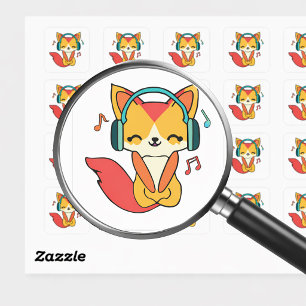 Glücklicher Fuchs mit Kopfhörern, der Musik hört. Quadratischer Aufkleber