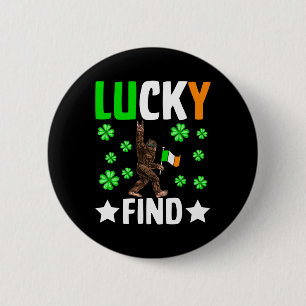 Glücklicher Fund Bigfoot Frohen St Patricks Day T- Button