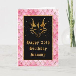 Glücklicher Geburtstag mit rosa Drachen-Schuppen u Karte