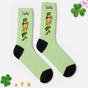 Glücklicher grüner Gnom auf Hellgrün Socken