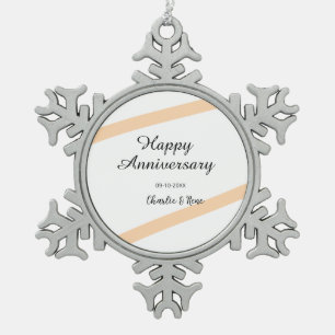 Glücklicher Hochzeitstag orange Pastelllinien Name Schneeflocken Zinn-Ornament
