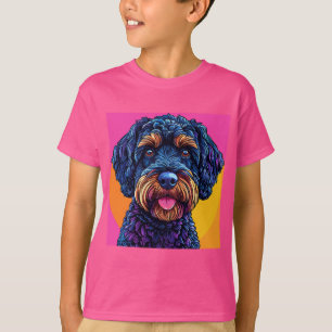 Glücklicher Hund vor farbenfrohem Hintergrund T-Shirt
