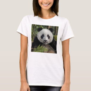 Glücklicher junger Panda, China T-Shirt
