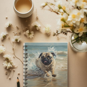 Glücklicher Mops am Strand individuell anpassbar Notizbuch