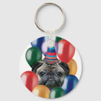 Glücklicher Mops zum Geburtstag