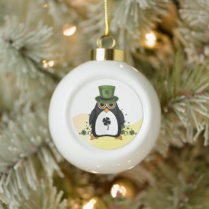 Glücklicher Pinguin St. Patrick's Day Irisches Kle Keramik Kugel-Ornament