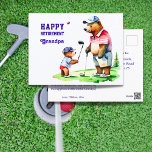 Glücklicher Ruhestand Opa Golf Thema Postkarte<br><div class="desc">Glücklicher Ruhestand Großpa Golf nach dem Motto Postkarte,  niedlicher Großvater Bär und ein Kub Bär spielen Golf,  Wertschätzung für Großeltern von einem Jungen</div>