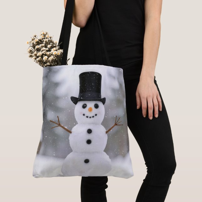 Glücklicher Schneemann mit Zylinder (Von Nahem)