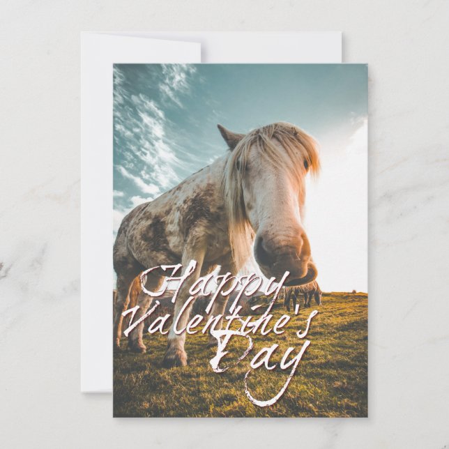 Glücklicher Valentinstag mit Blick auf Pferd (Vorderseite)