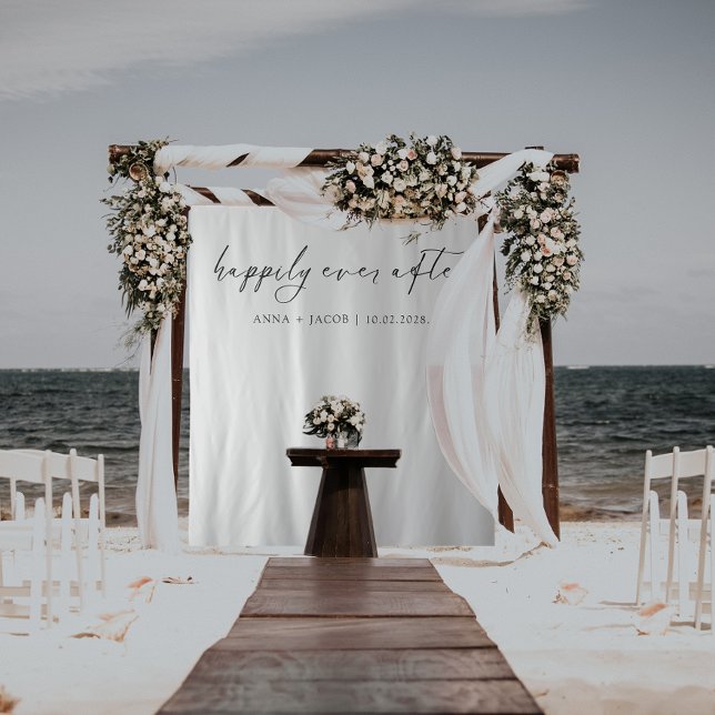 Glücklicherweise immer nach Minimalistischen Hochz Wandteppich (Happily Ever After Personalized Wedding Aisle Alter black & White Elegant Aesthetic Backdrop)