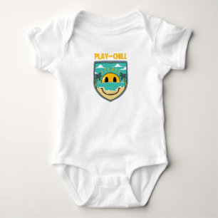 Glückliches Abzeichen Baby Strampler