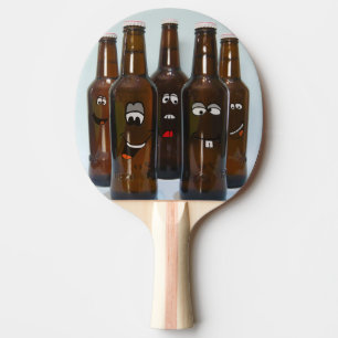 Glückliches Bierflasche-Klingeln Pong Paddel Tischtennis Schläger