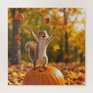 Glückliches Eichhörnchen wirft Herbstlaub in die L Puzzle