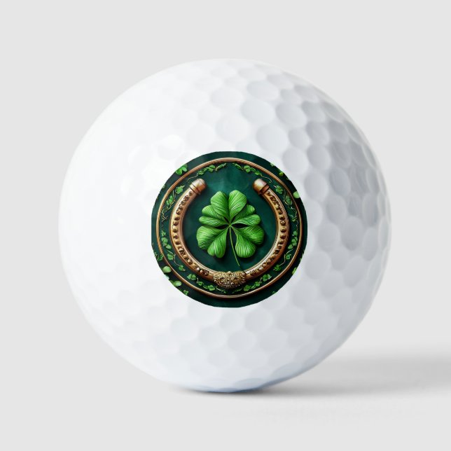 Glückliches Horseshoe und Clover Design Golfball (Vorderseite)