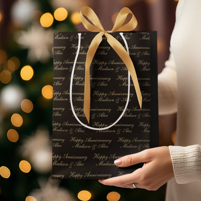 Glückliches Jubiläumsskript mit Namen Schwarz Gold Mittlere Geschenktüte (Von Creator hochgeladen)