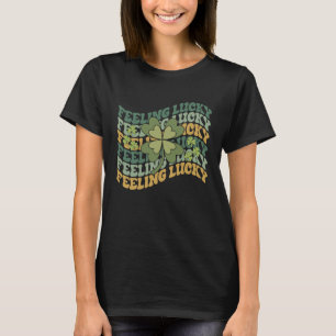 Glückliches Lächeln Gesicht St Patrick Tag T-Shirt
