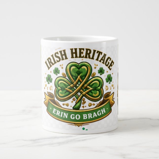 Glückliches Shamrock St. Patrick's Day Design Jumbo-Tasse (Vorderseite)