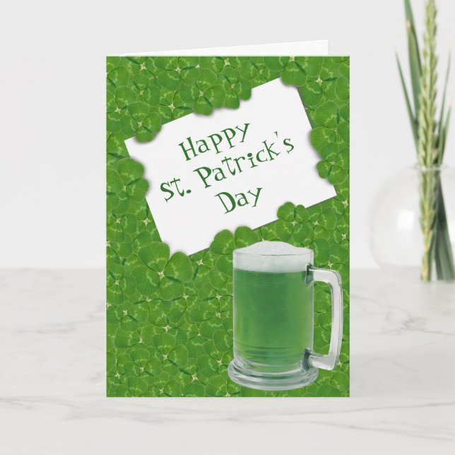 Glückliches St. Patrick's Bier und Vierblattklee Karte (Vorderseite)