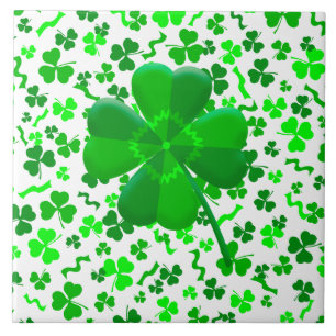 Glückliches Vierblatt-Kleeblatt-Shamrocks-Konfetti Fliese