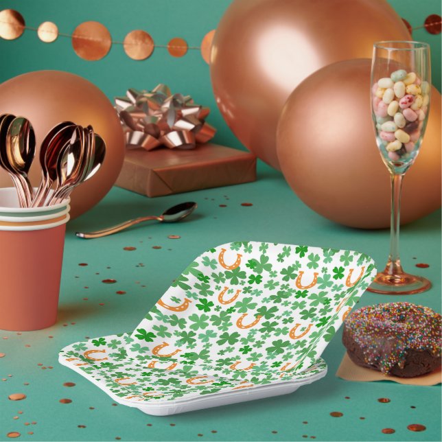 Glückshufeisen Vier-Blatt-Kleeblatt St. Patrick's  Pappteller (Multi)