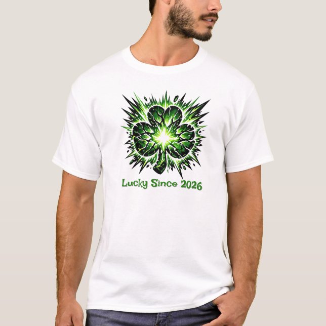 Glückspilz seit 2026 St. Patricks T-Shirt (Vorderseite)